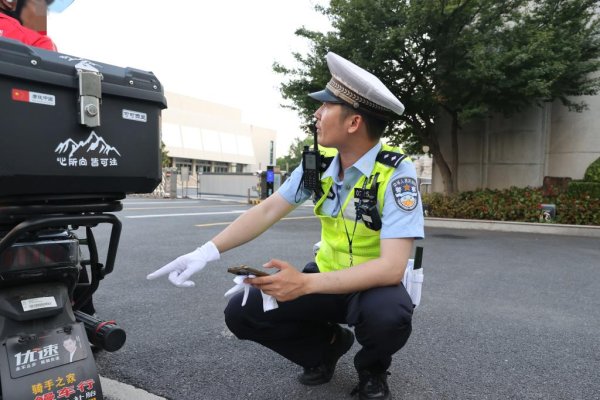 点石策略 一次次“教科书式执法”背后，来自于上海警方的底气