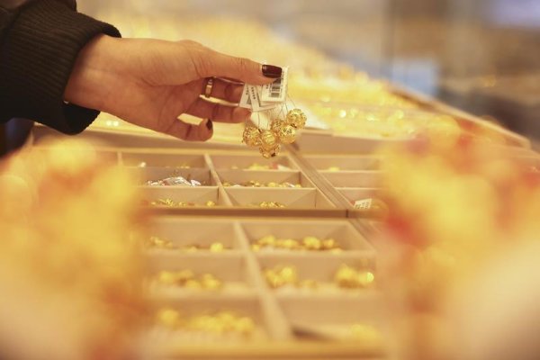 百事达配资 金银比翼同比飞！美联储降息预期、避险加投资需求引发新一轮贵金属狂潮？